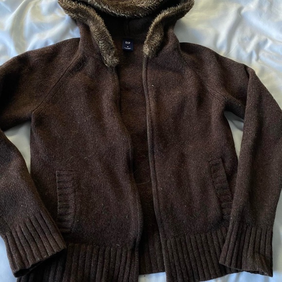 A perfect Y2K brown sweater with fur hood - Picture 6 of 6